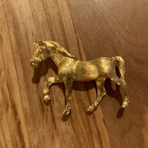 Gold finish Horse Pin